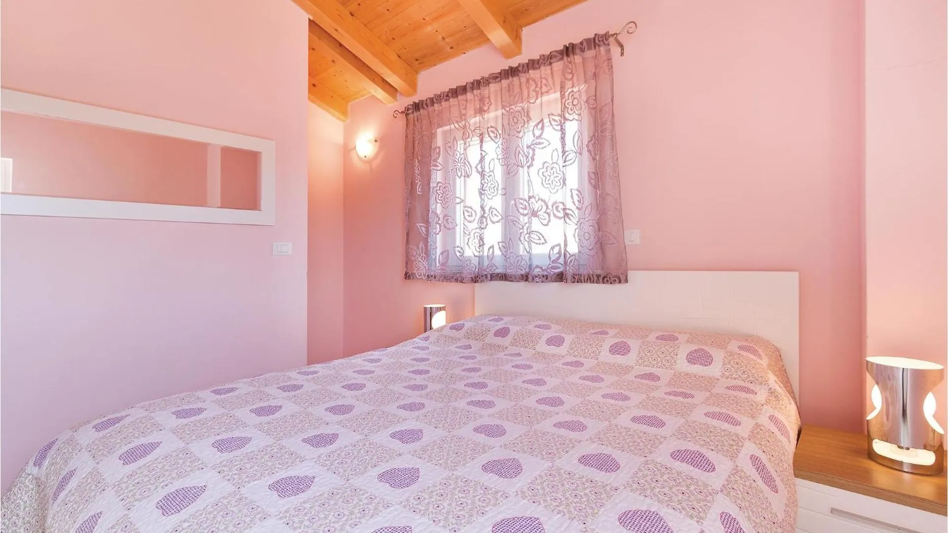 2 Bedroom Cozy Home In 로비니스코 셀로 펜션